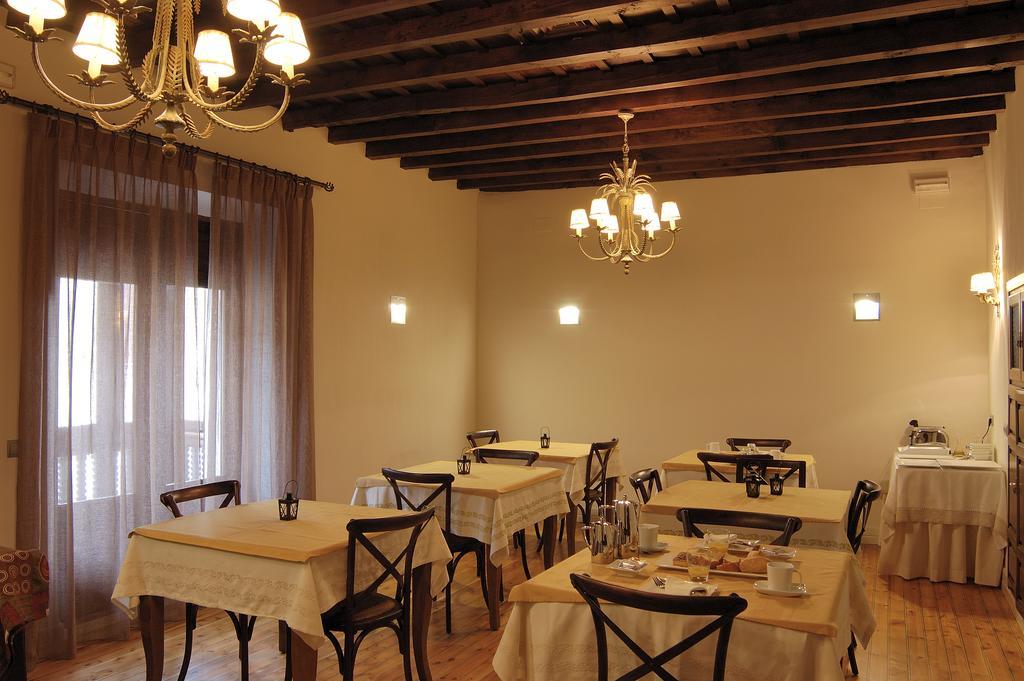 Casa Rural La Botica Oropesa Bagian luar foto