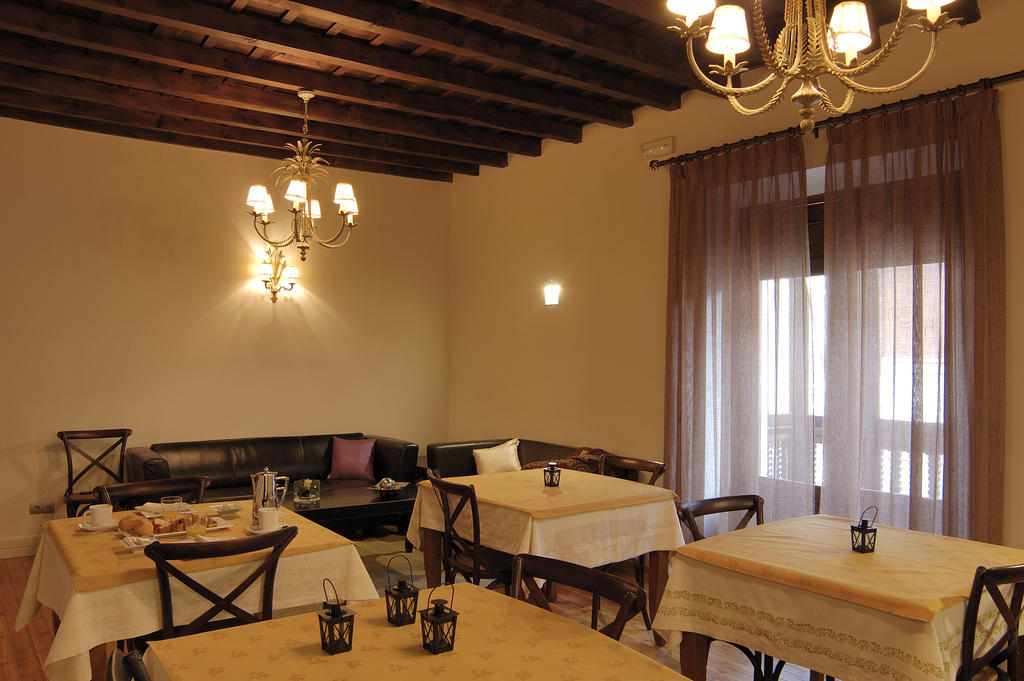 Casa Rural La Botica Oropesa Bagian luar foto